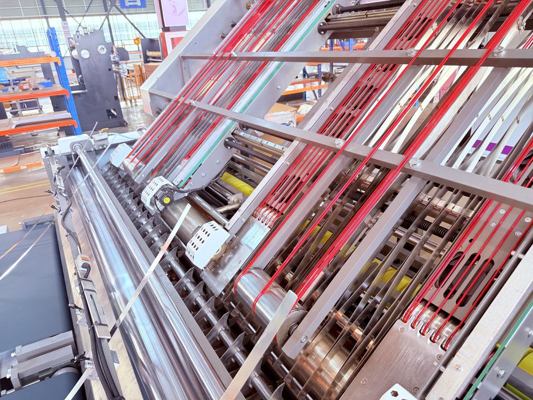 Дистанционная система опциональная флейтовая связующая машина автоматический флейтовая ламинатор, предлагающий автоматическое управление для сборки гофрированной доски